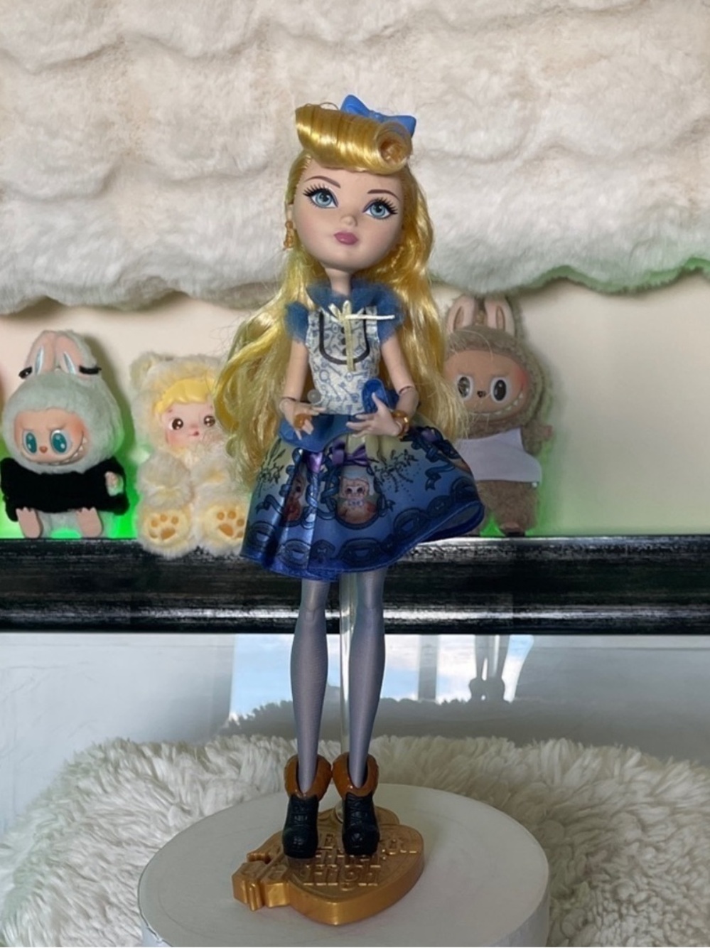 Every after high first editing  blondie locks Blue no brush book case or bag